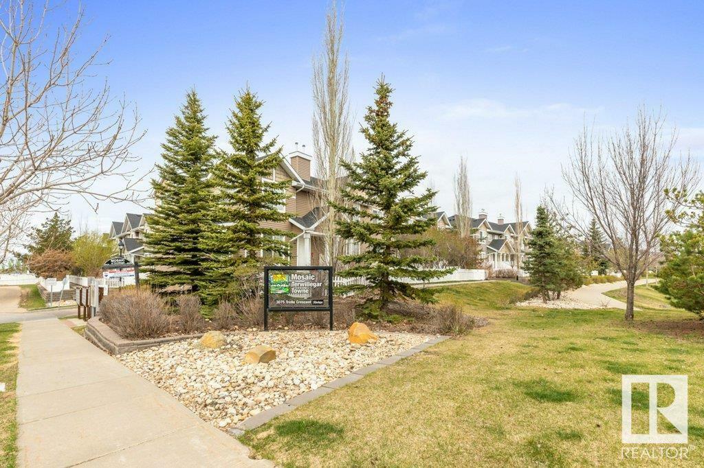 Property Photo: 3075 Trelle Crescent NW 68 AB T6R 3V5