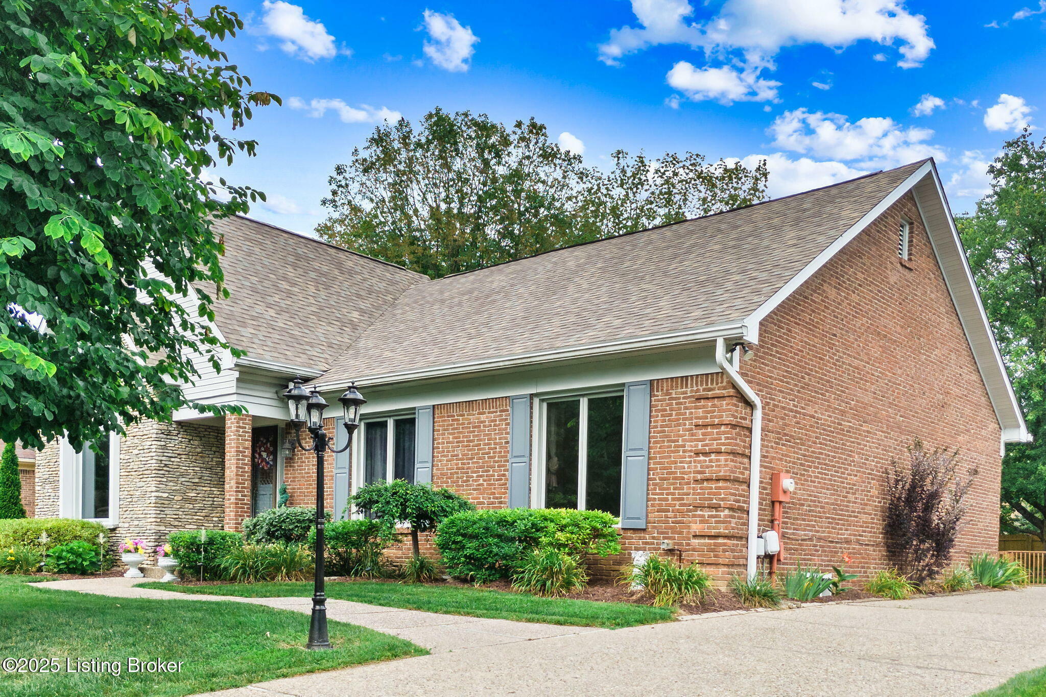 Property Photo: 509 Oak Branch Rd KY 40245