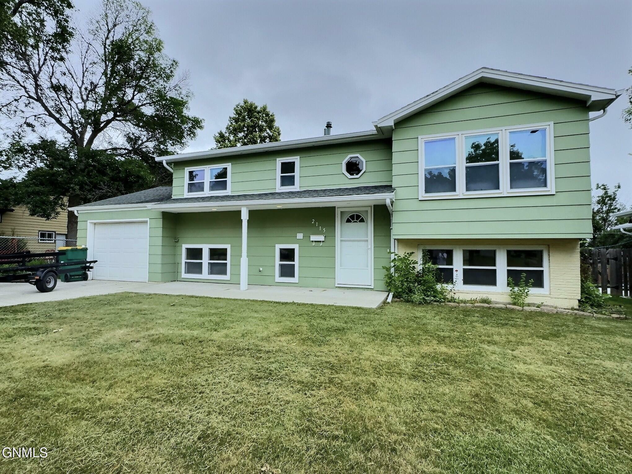 Property Photo: 2115 Marian Drive ND 58501