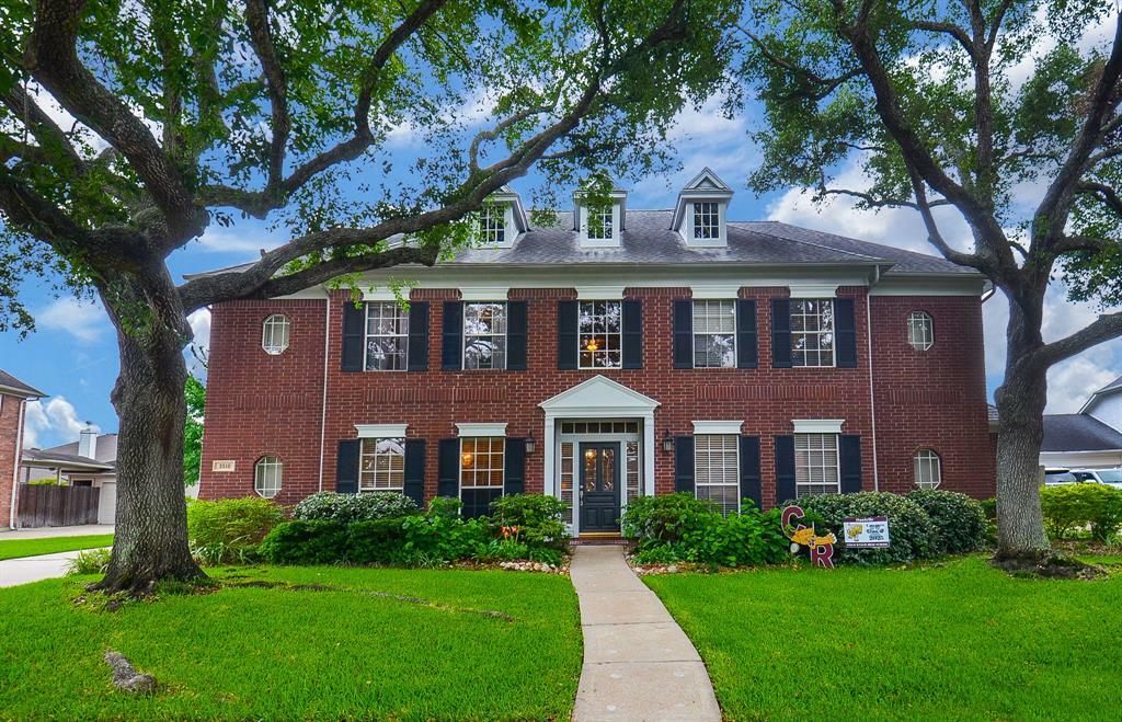 Property Photo: 3510 S Lake Village Drive Drive TX 77450