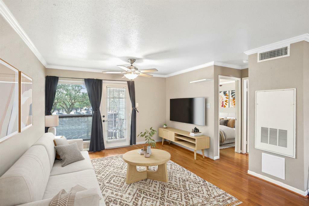 Property Photo: 101 Stratford Street 103 TX 77006