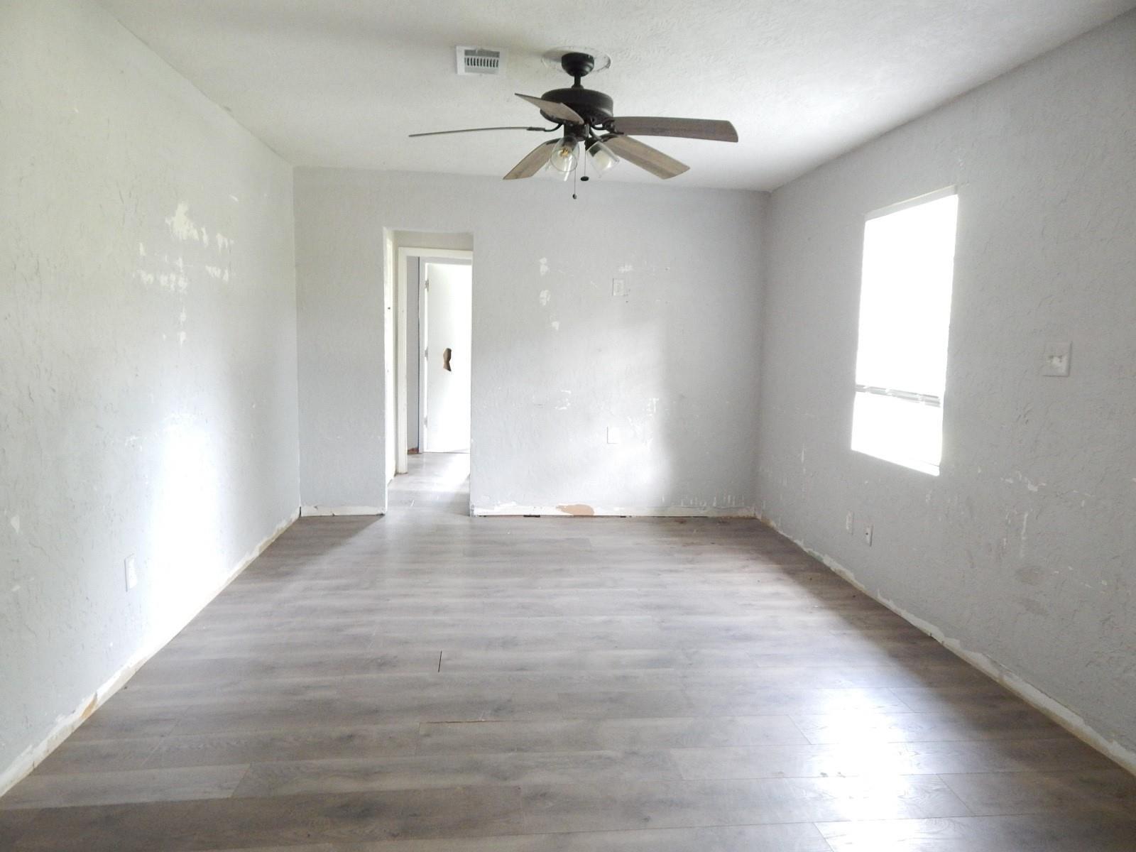 Property Photo: 10 E Watson Street TX 77378
