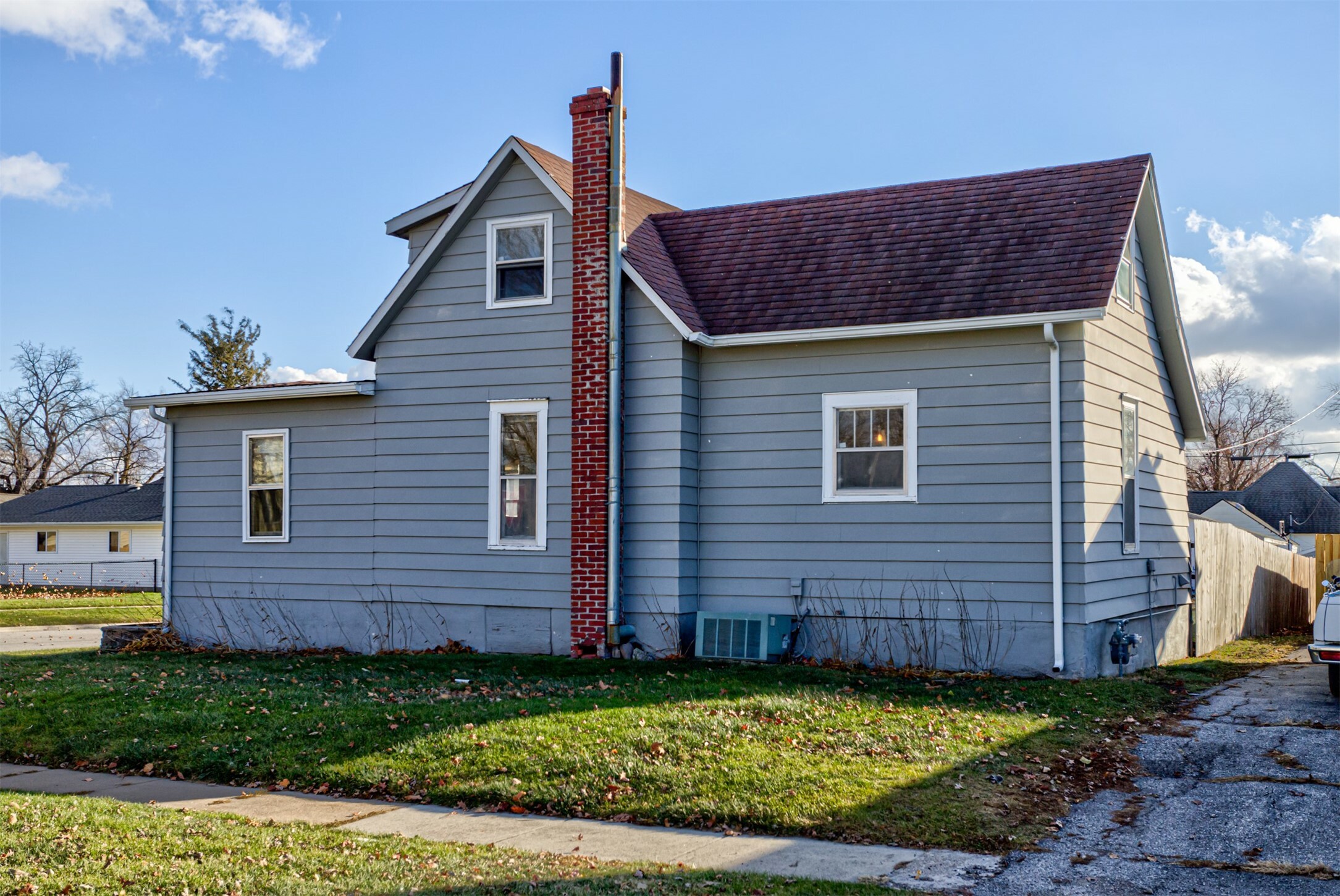 Property Photo: 201 Tama Street IA 50244