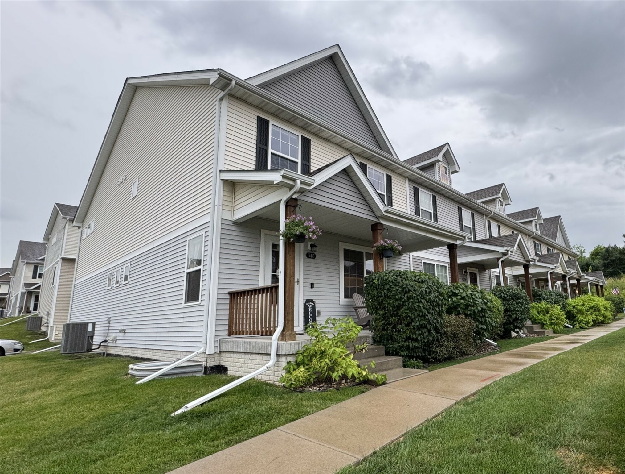 645 Newport Place  Norwalk IA 50211 photo