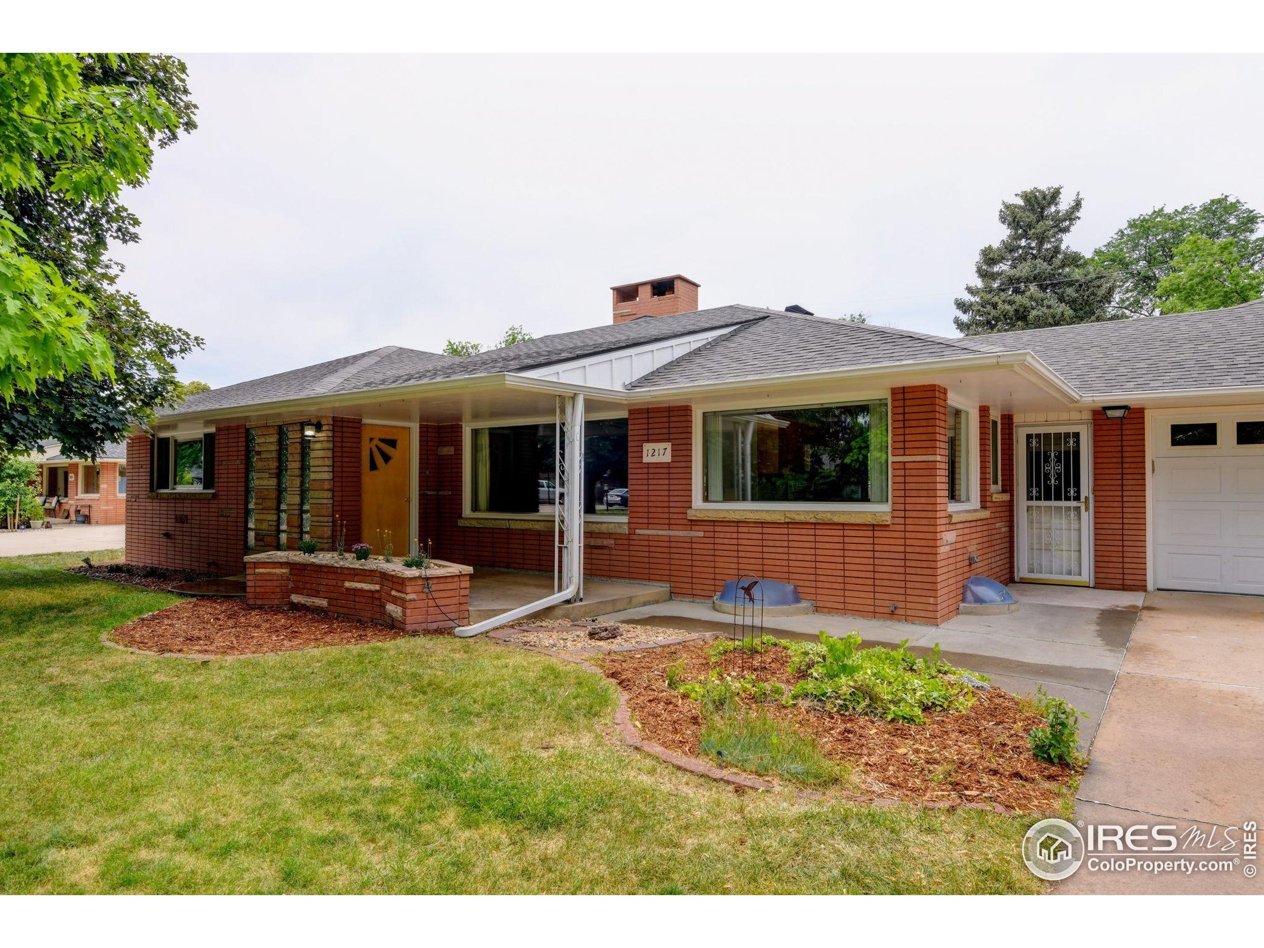 Property Photo:  1217 Cimmeron Dr  CO 80537 