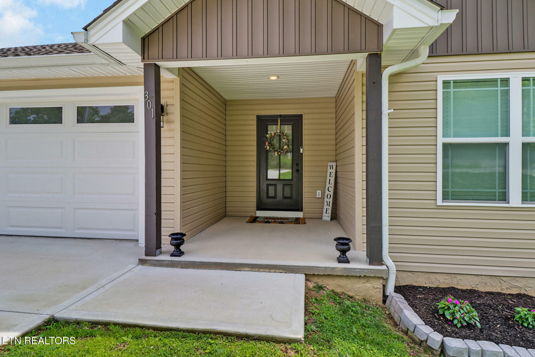 Property Photo: 301 Dayton Ave TN 38555