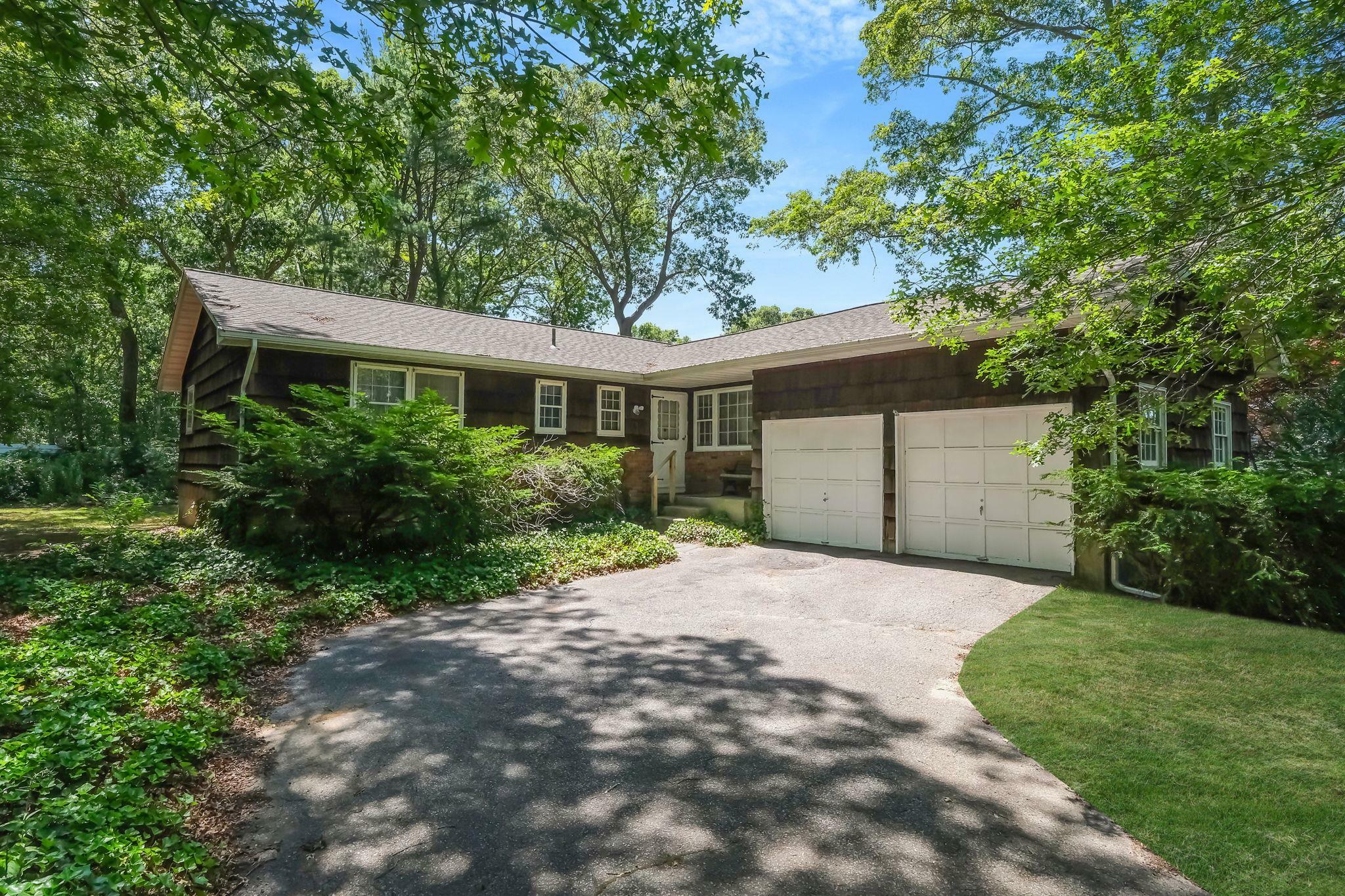 Property Photo: 6 Bayside Avenue NY 11763