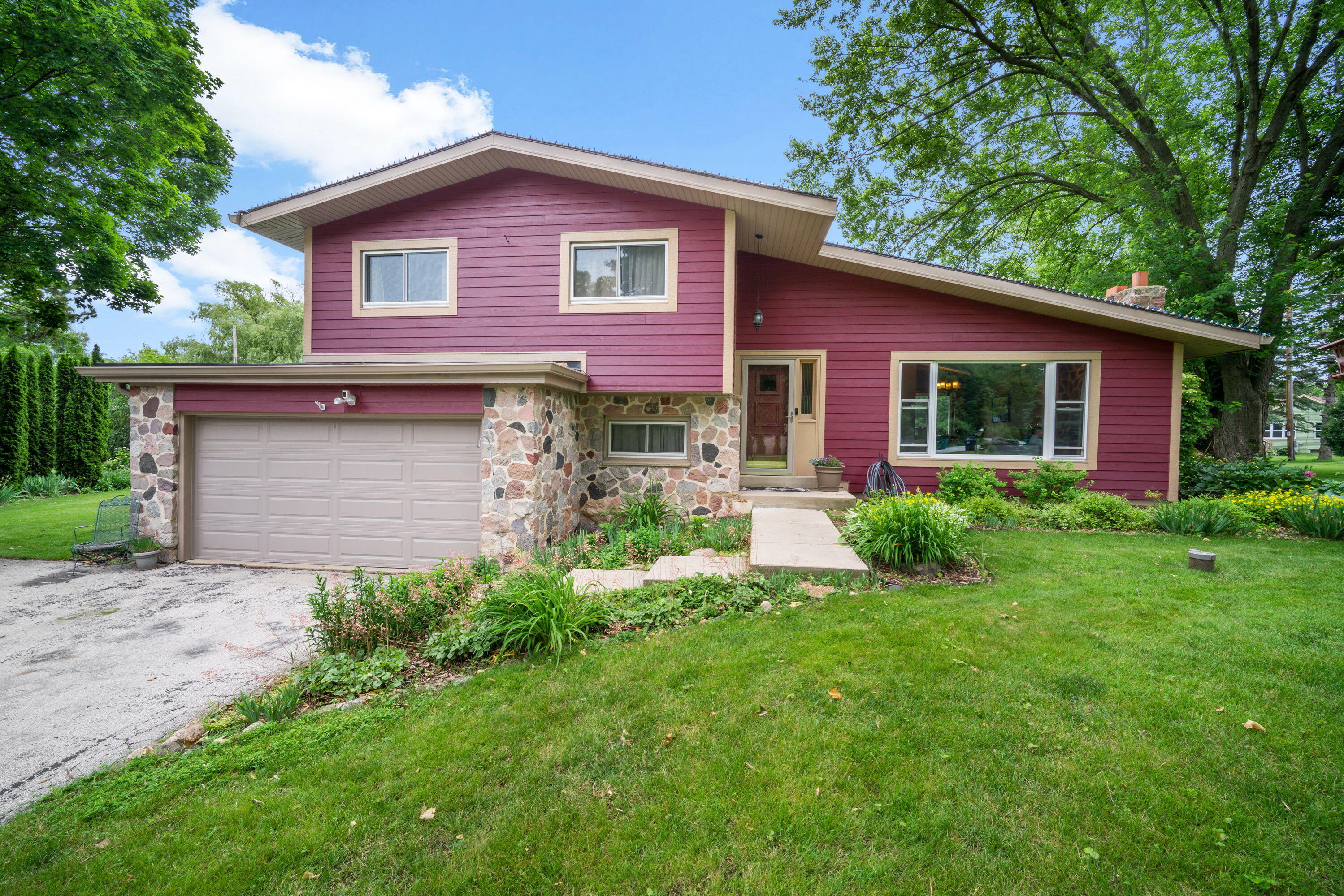Property Photo: W138n7270 Melville Dr WI 53051
