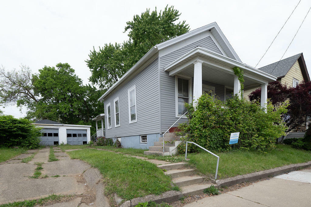 Property Photo: 930 Marquette St WI 53404