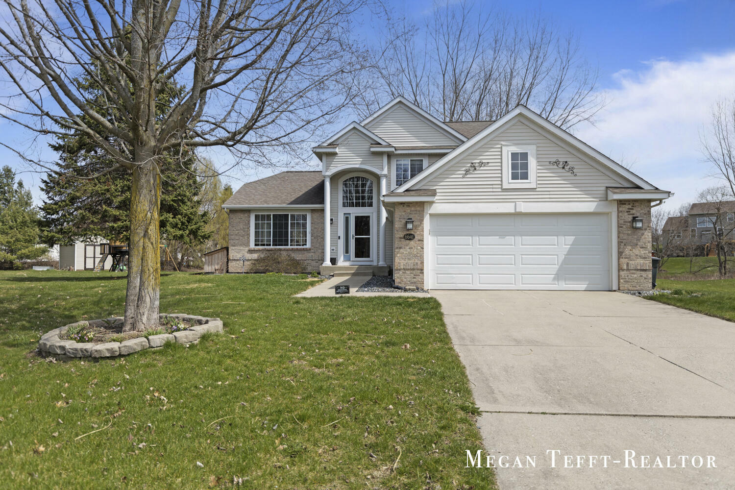 6641 Laguna Vista Drive NE  Rockford MI 49341 photo