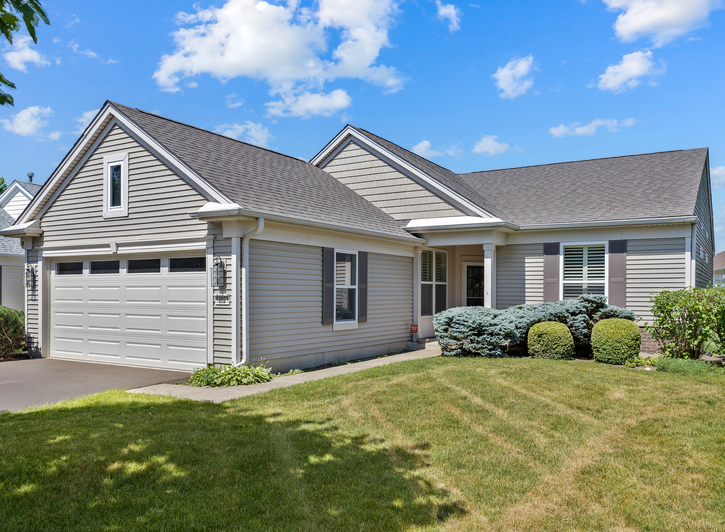 Property Photo: 13023 Dearborn Trail IL 60142