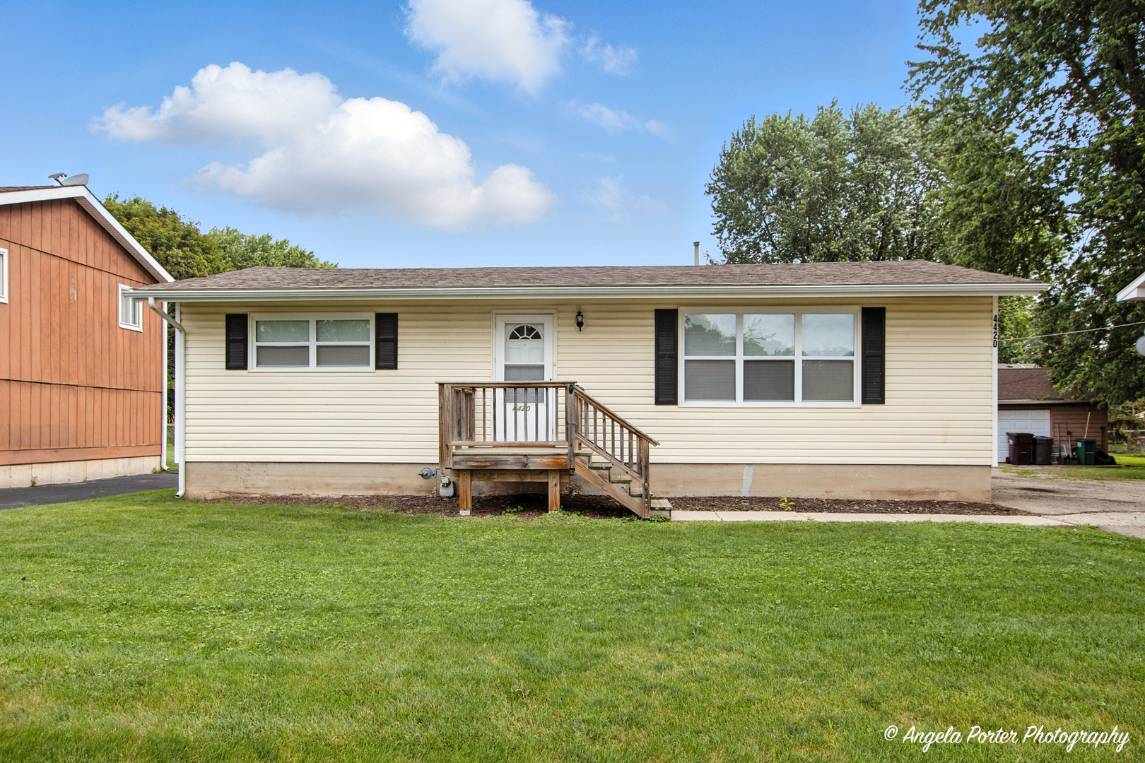 Property Photo: 4420 Clearview Drive IL 60050