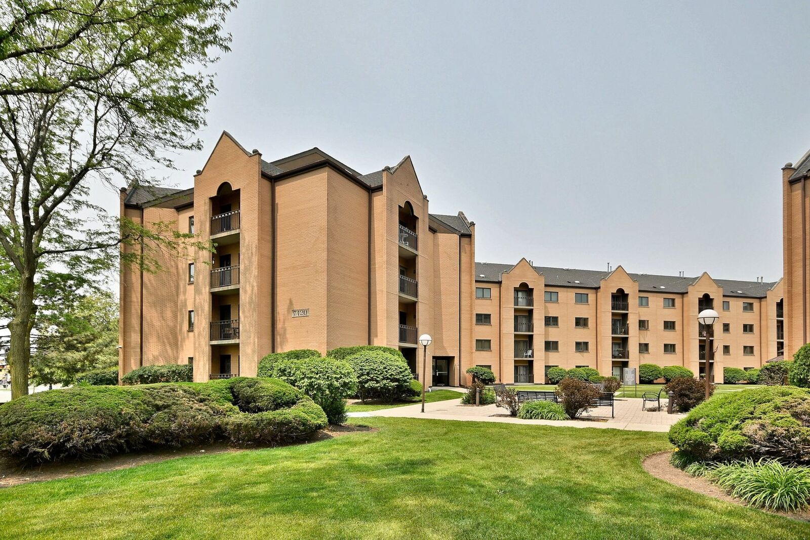 Property Photo:  7420 W Lawrence Avenue 402  IL 60706 