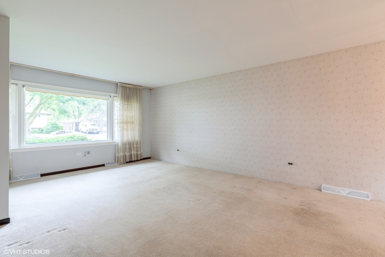 Property Photo: 1036 Perda Lane IL 60016