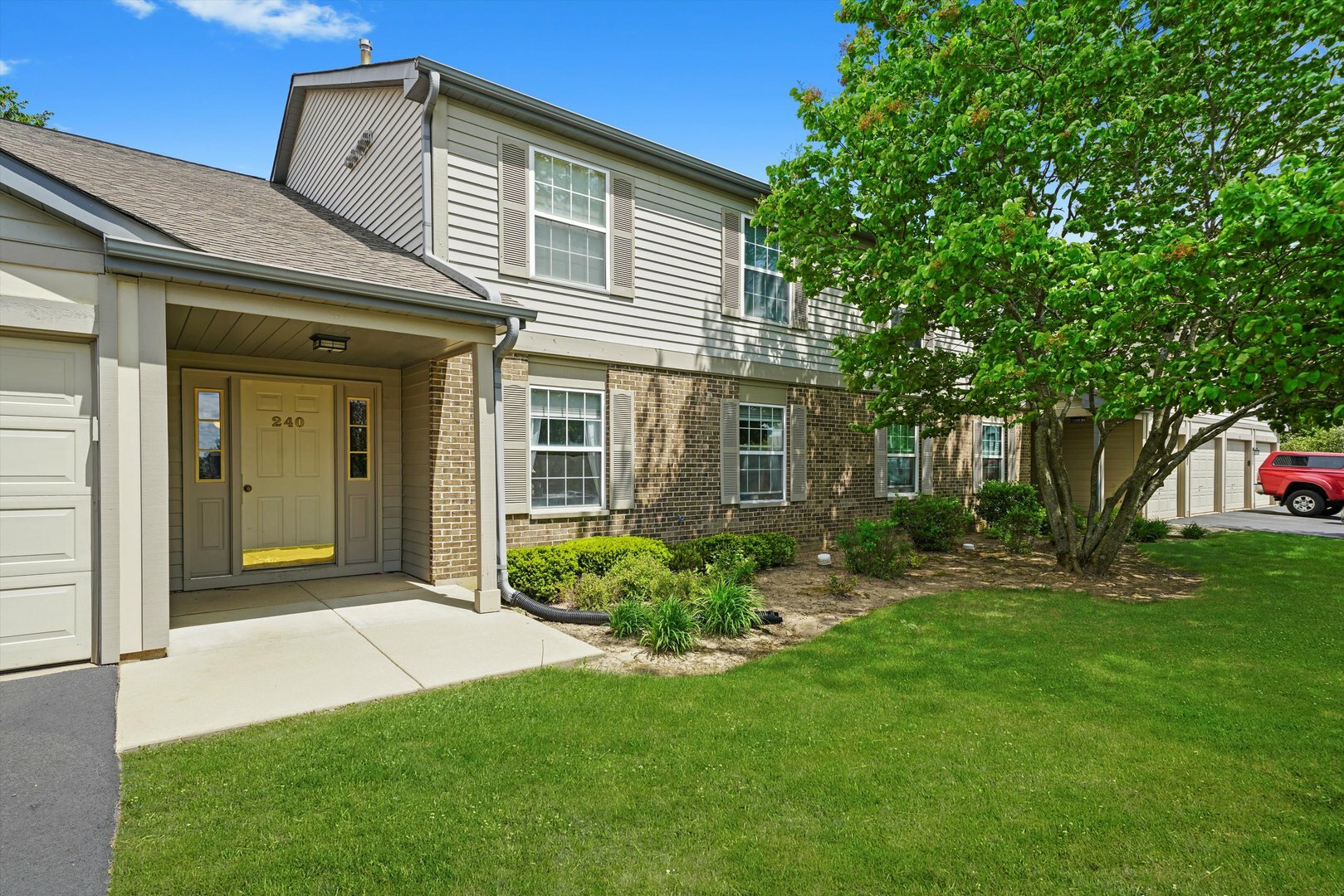 240 Crestview Drive B  Wauconda IL 60084 photo