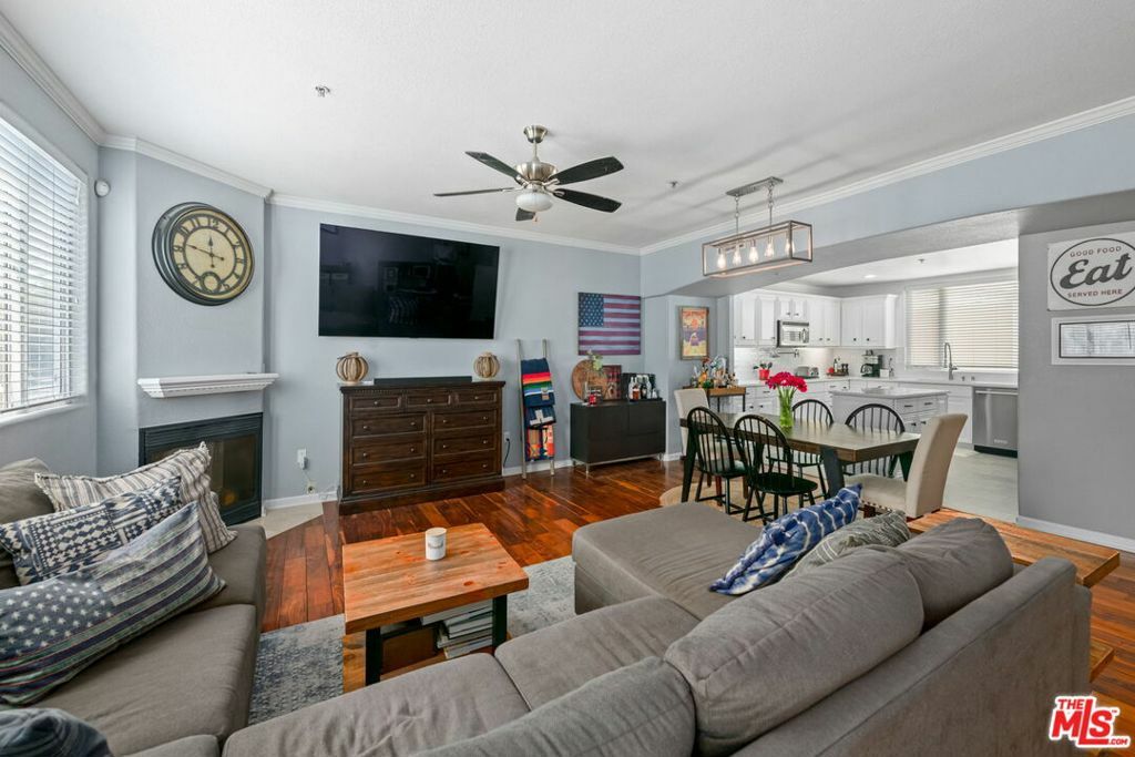 Property Photo: 222 W Imperial Avenue 3 CA 90245