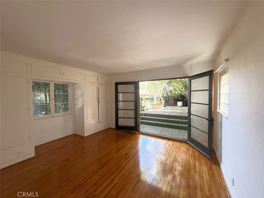 Property Photo: 2174 Beachwood CA 90068
