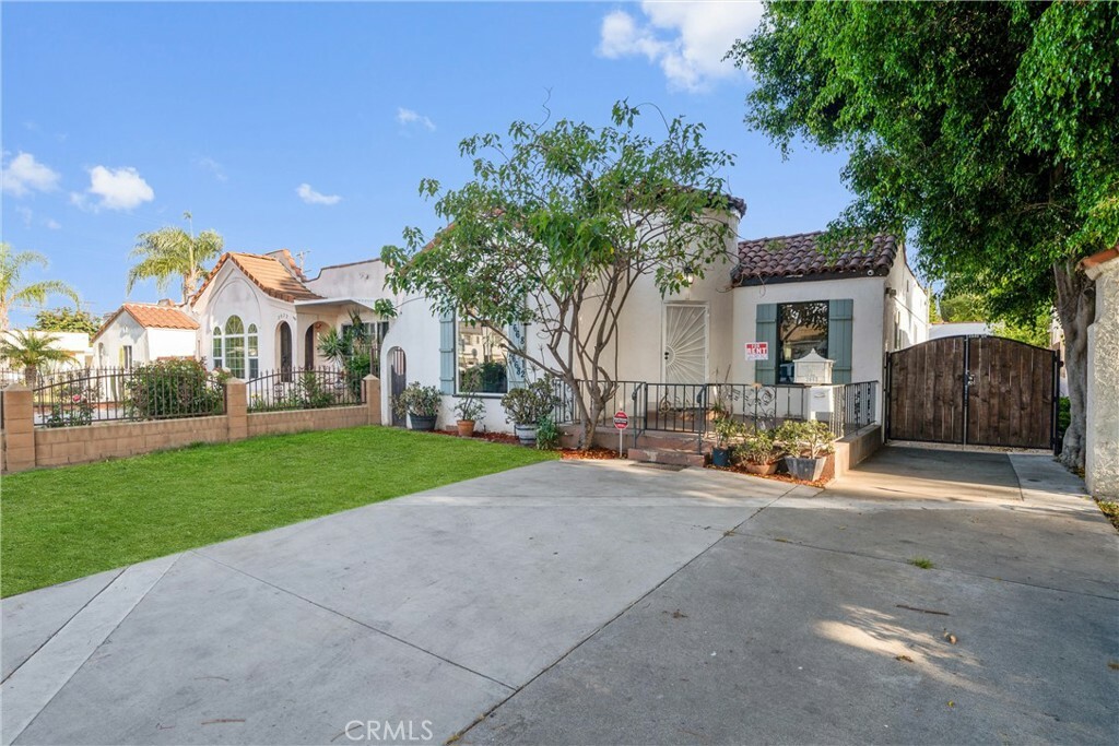 Property Photo: 2668 Hope Street CA 90255