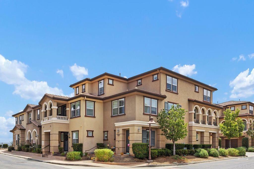 Property Photo: 1605 Calabria Street CA 92071