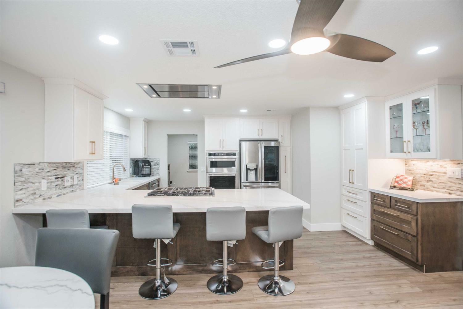 Property Photo: 7512 Richland Way CA 95207