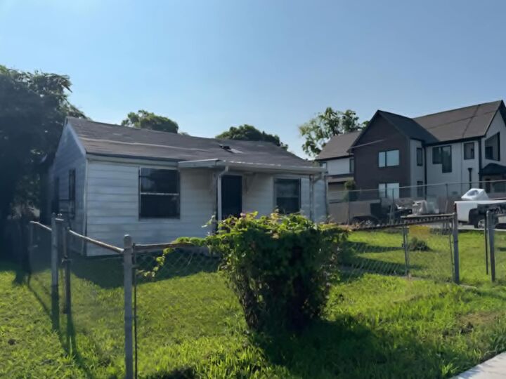 Property Photo: 800 26th Ave N TN 37208