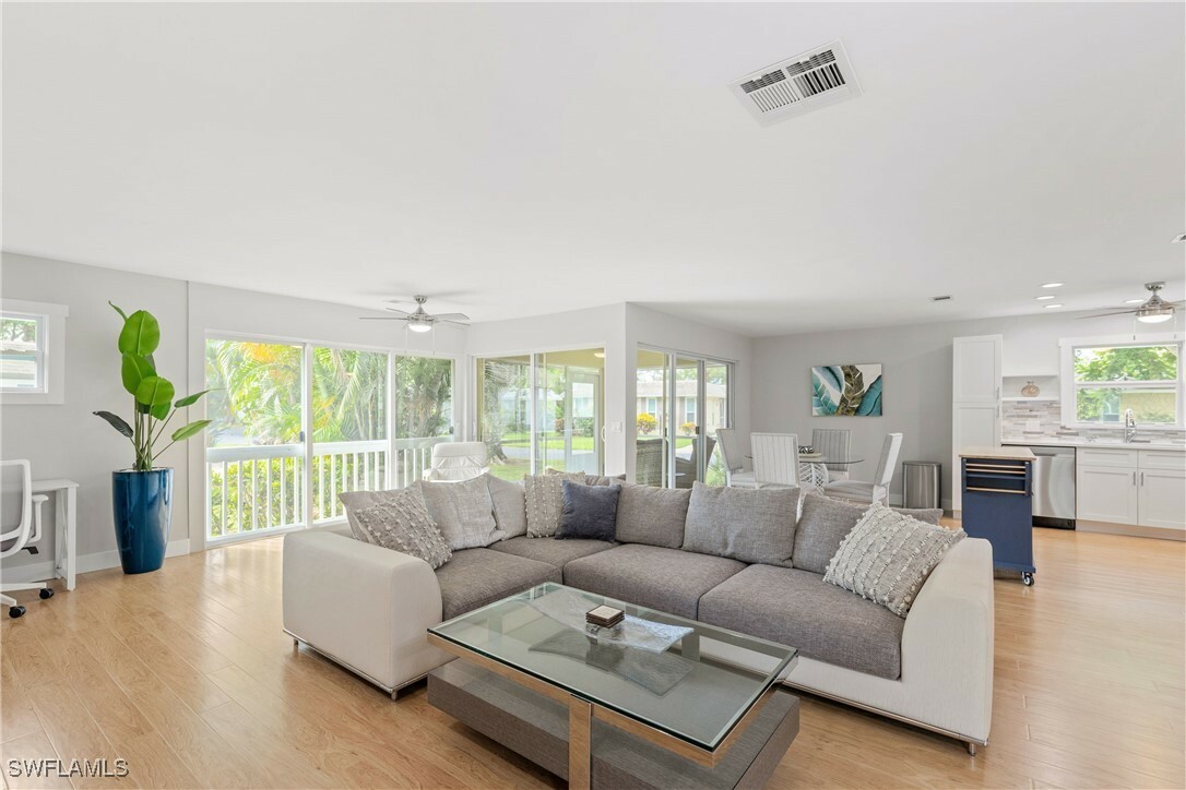 Property Photo: 200 Georgetown Boulevard 2-30 FL 34112
