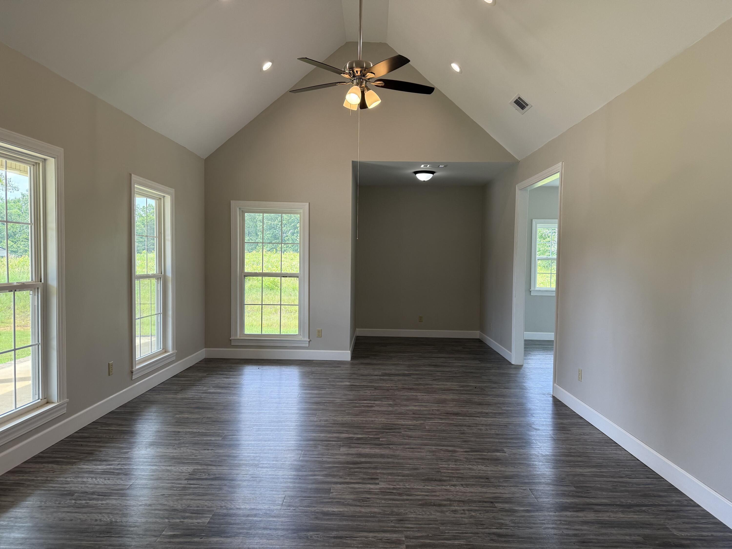 Property Photo: 1002 Robins Lane MS 38826