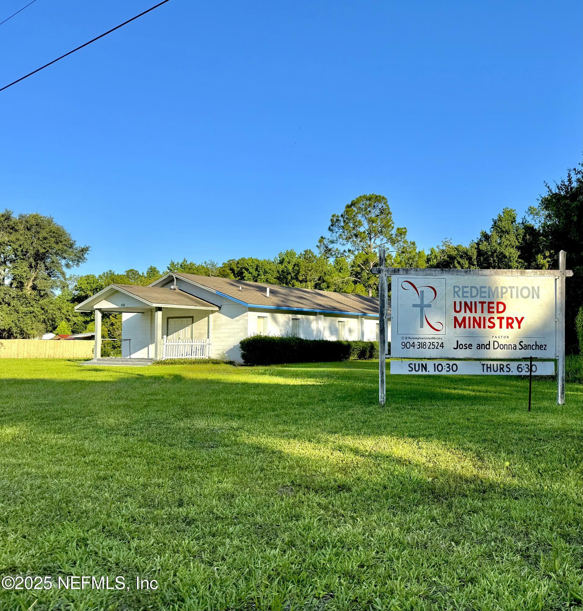 Property Photo: 101 Sesame Street FL 32177