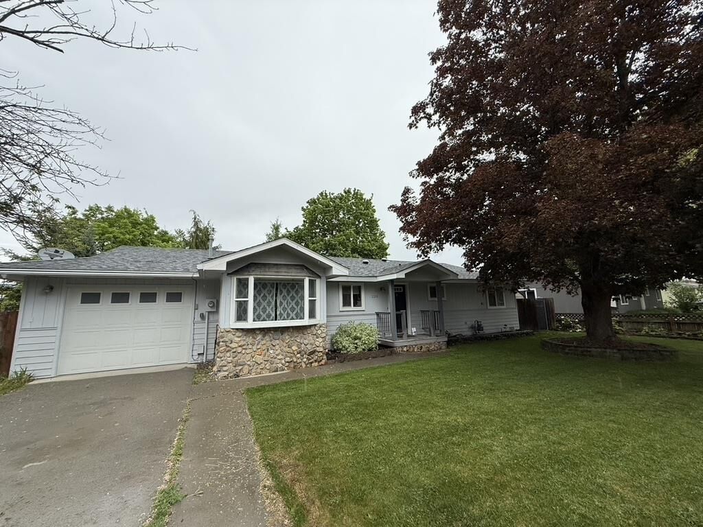 Property Photo: 220 W Evergreen Dr WA 99141