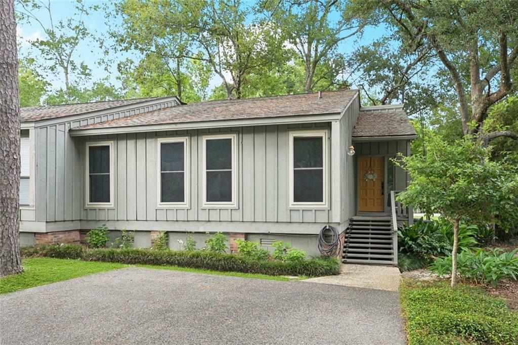 Property Photo: 640 Tete Lours Drive 11 LA 70471