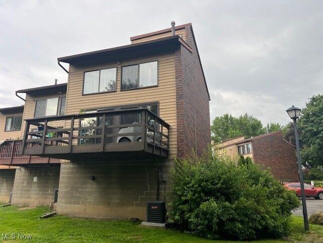 Property Photo:  2091 Penguin Avenue  OH 44319 
