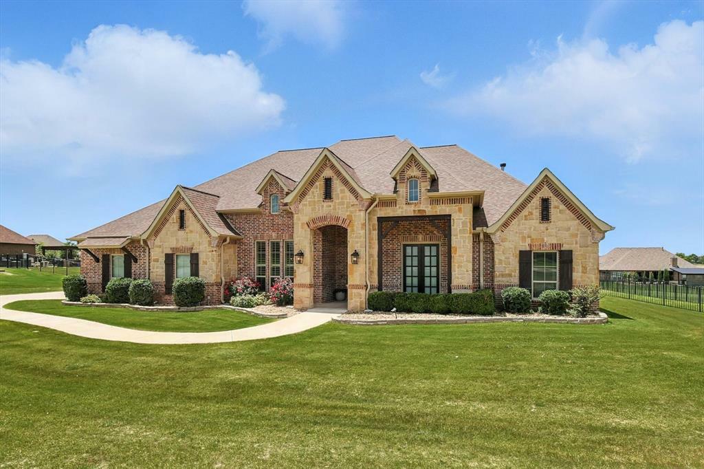 Property Photo: 340 Bear Country Drive TX 76008