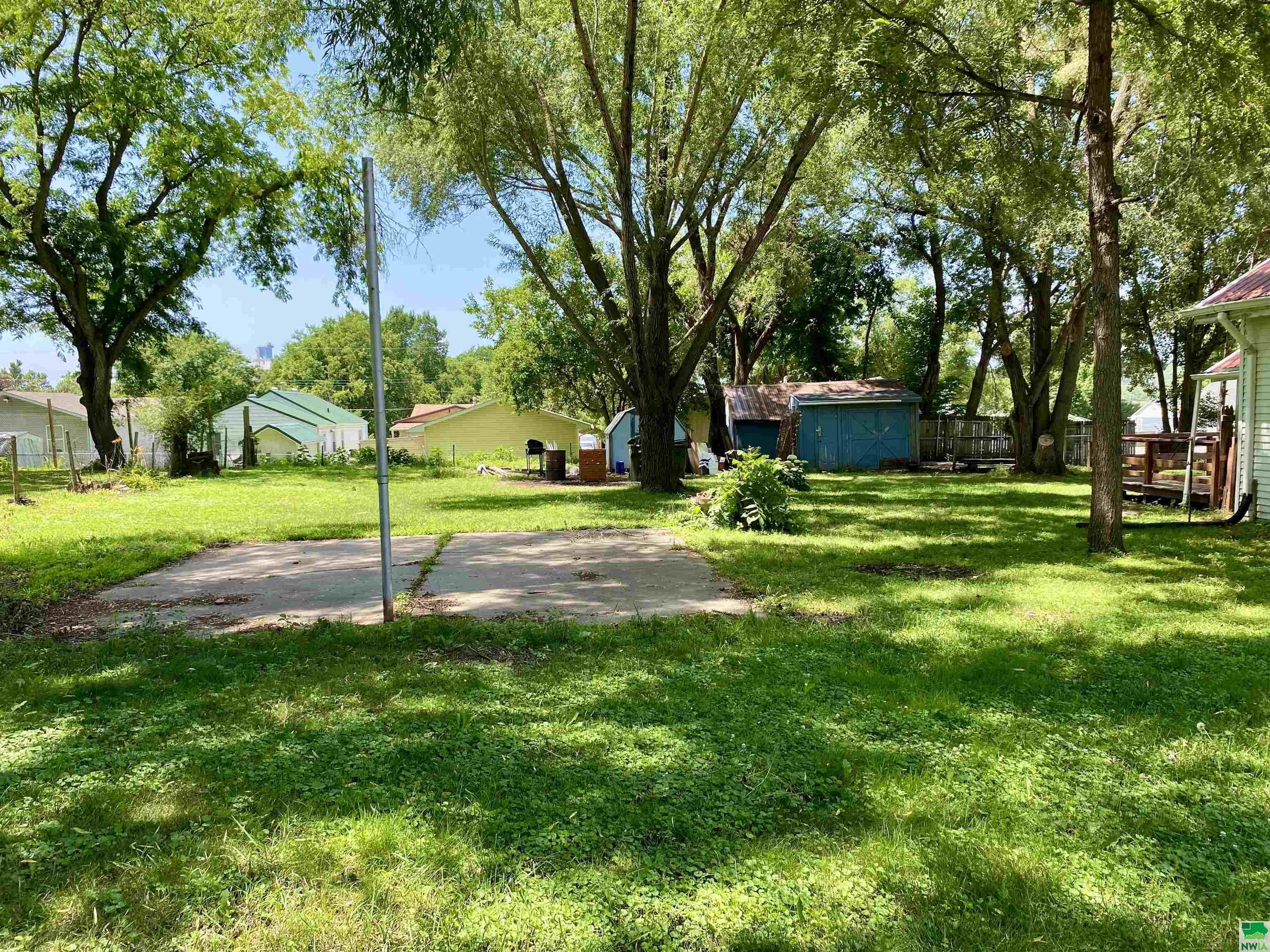 Property Photo: 1625 Glendale Blvd. IA 51105