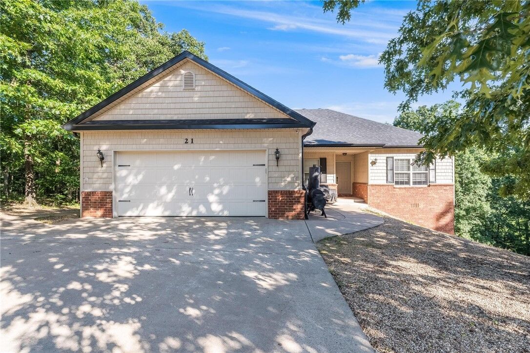 Property Photo:  21 Cherhill Drive  AR 72714 
