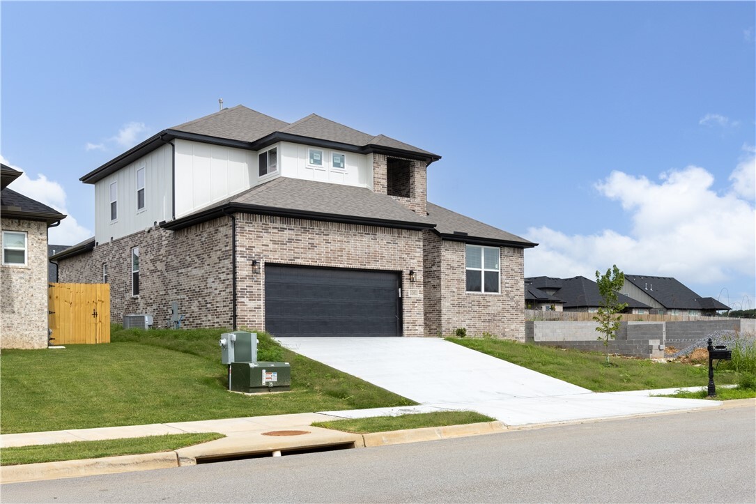 Property Photo: 1081 Whistler Street AR 72713