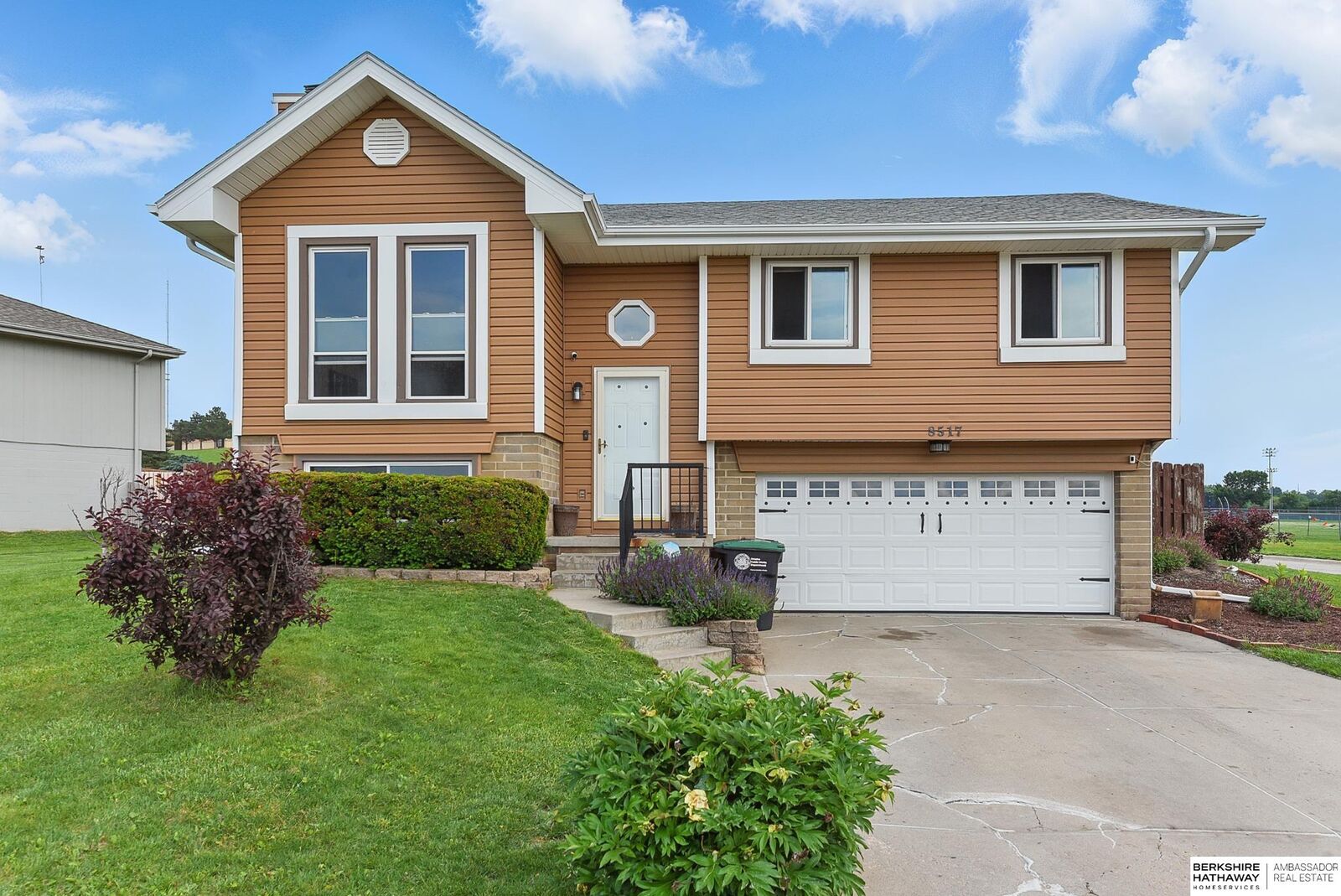 Property Photo: 8517 Vernon Avenue NE 68134