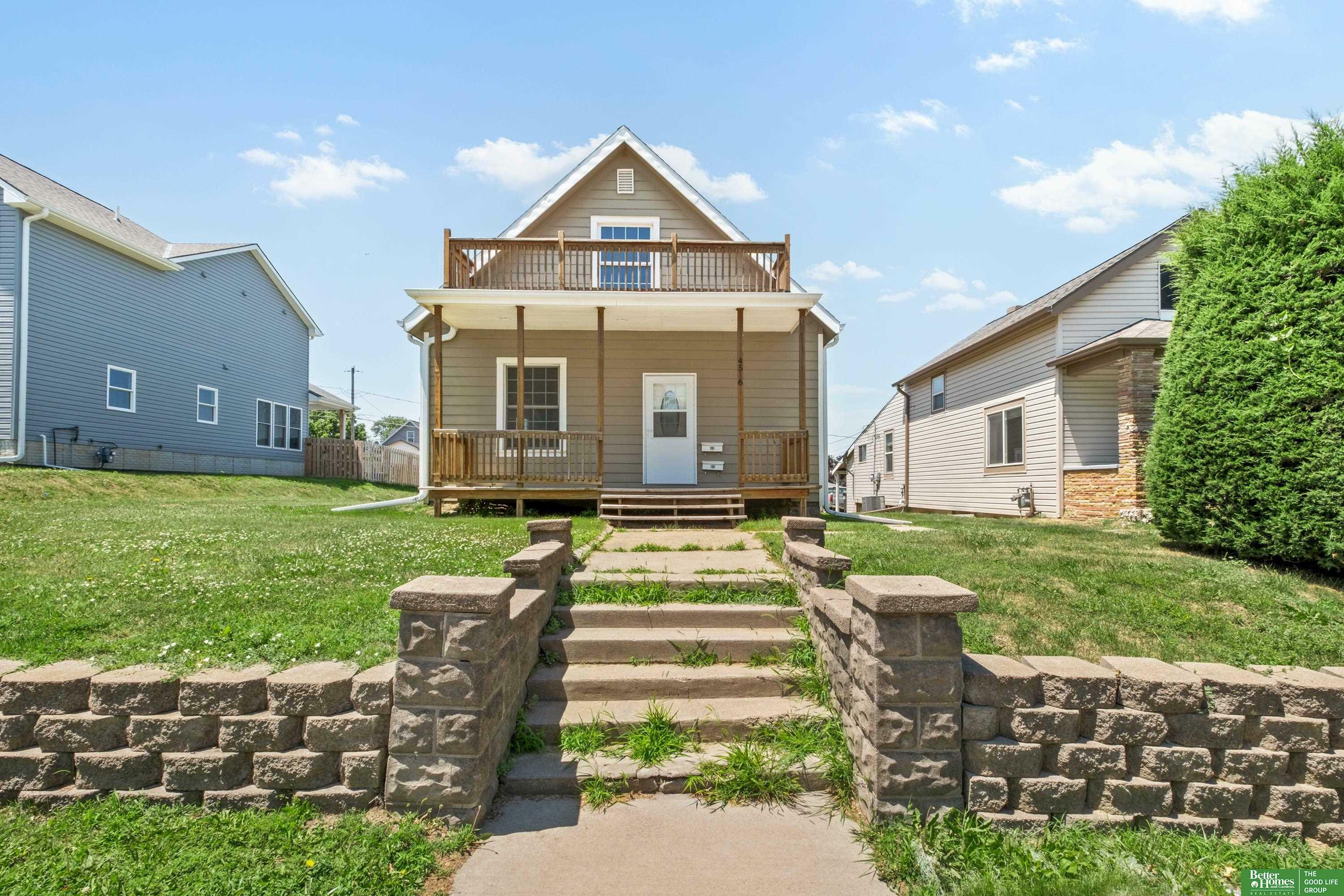 Property Photo: 4516 S 33 Street NE 68107