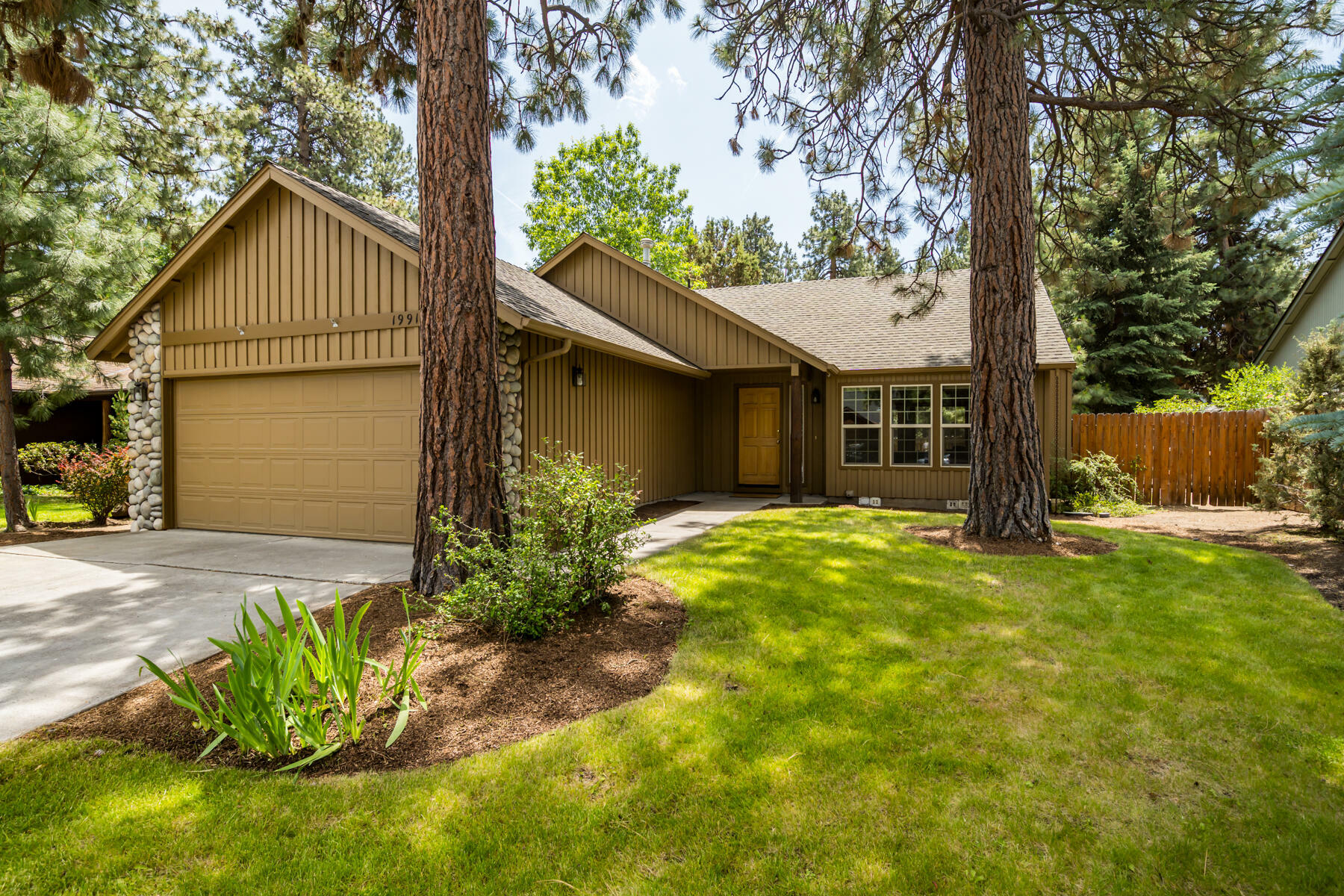 Property Photo: 19917 Antler Point Drive OR 97702