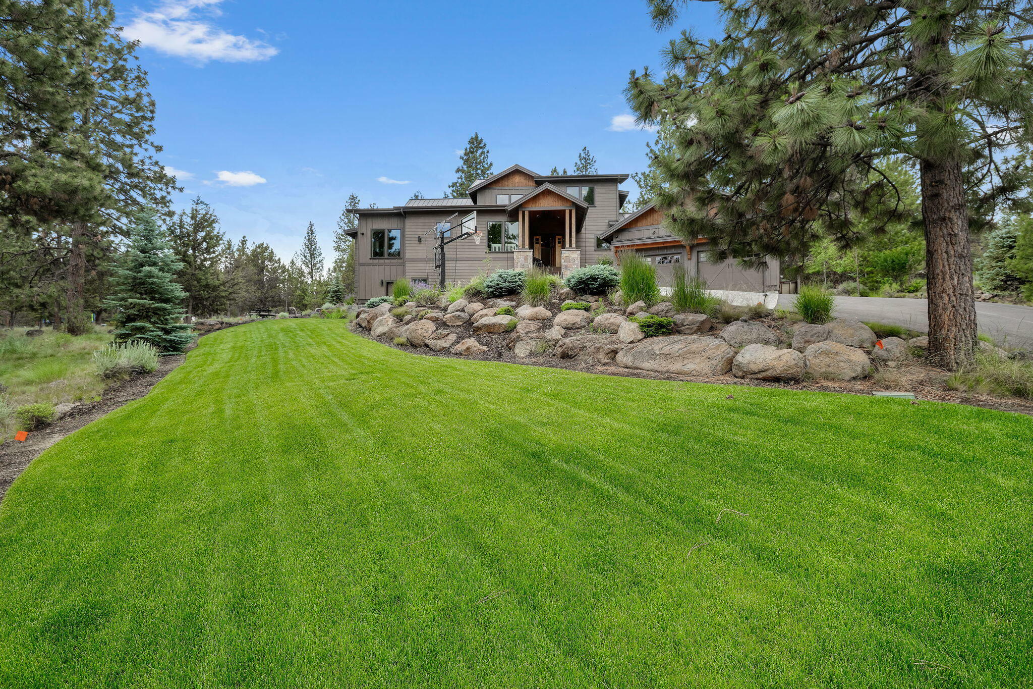 Property Photo: 2772 NW McCook Court OR 97703