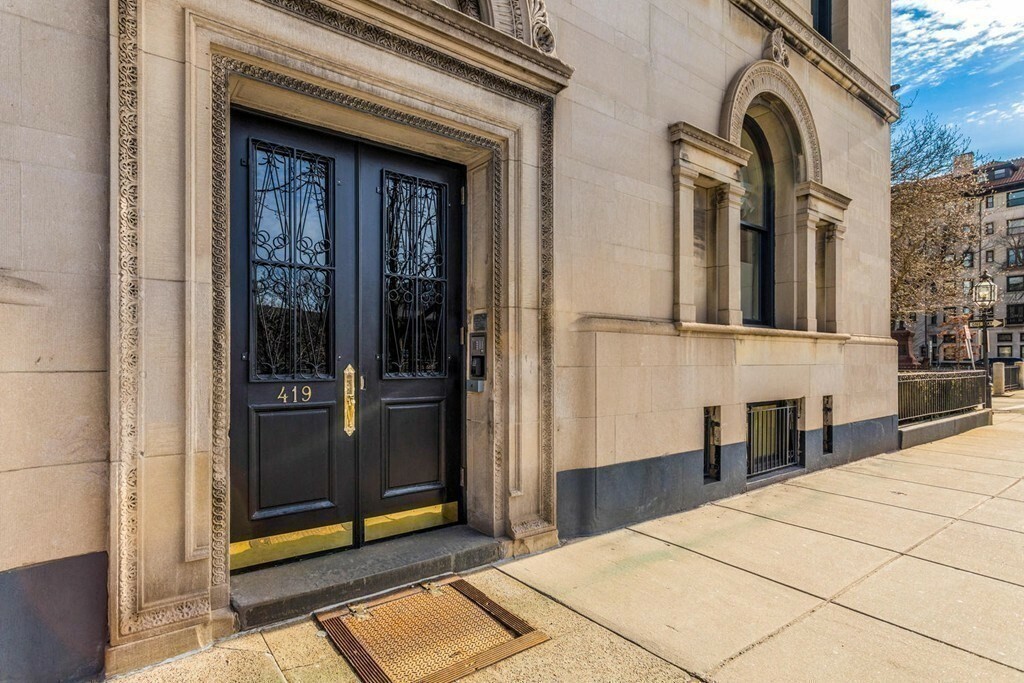 Property Photo: 419 Commonwealth Ave 3 MA 02115