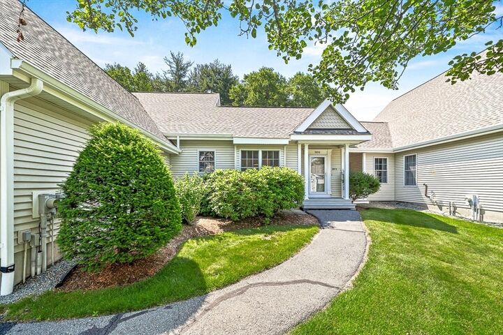 Property Photo:  301 Diane Cir 301  MA 01834 