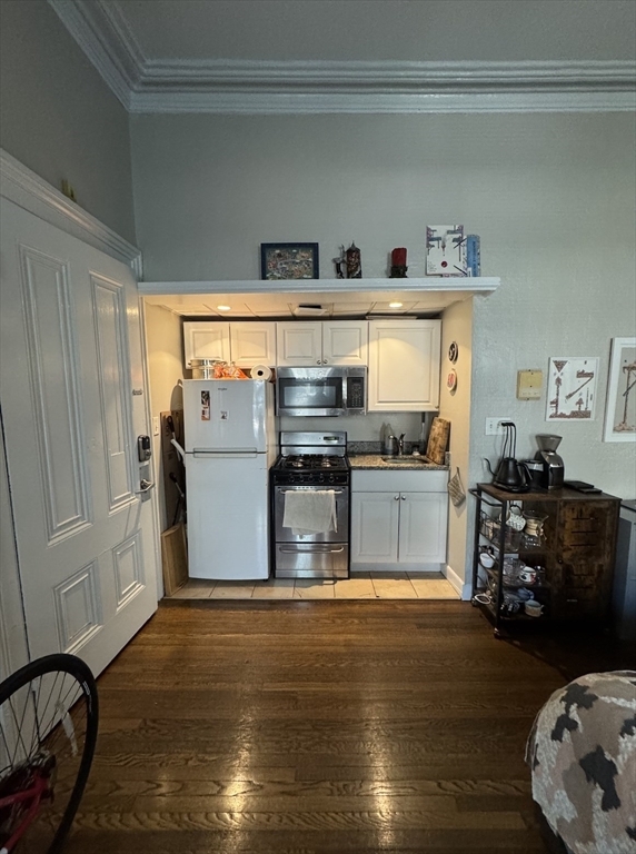 Property Photo:  120 Charles St 6  MA 02114 