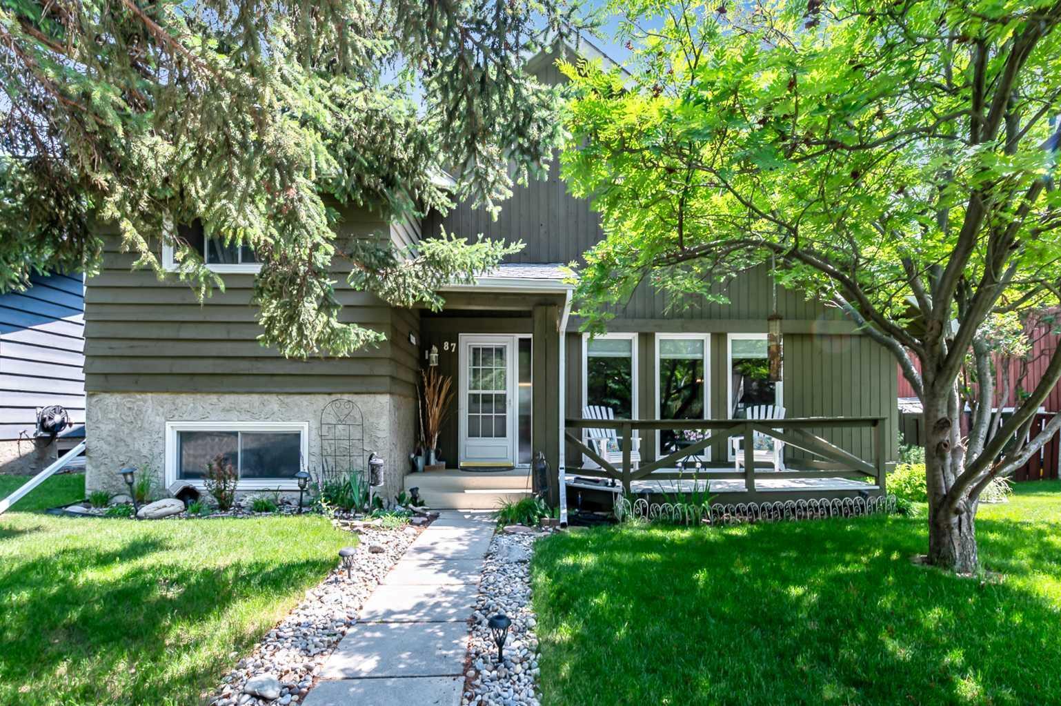 Property Photo: 87 Lock Crescent AB T1S 1E9
