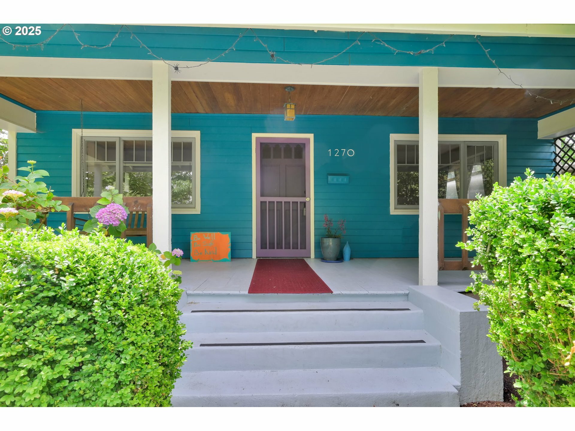 Property Photo: 1270 W 10th Ave OR 97402