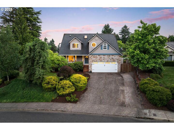 2232 SW Vacuna St  Portland OR 97219 photo