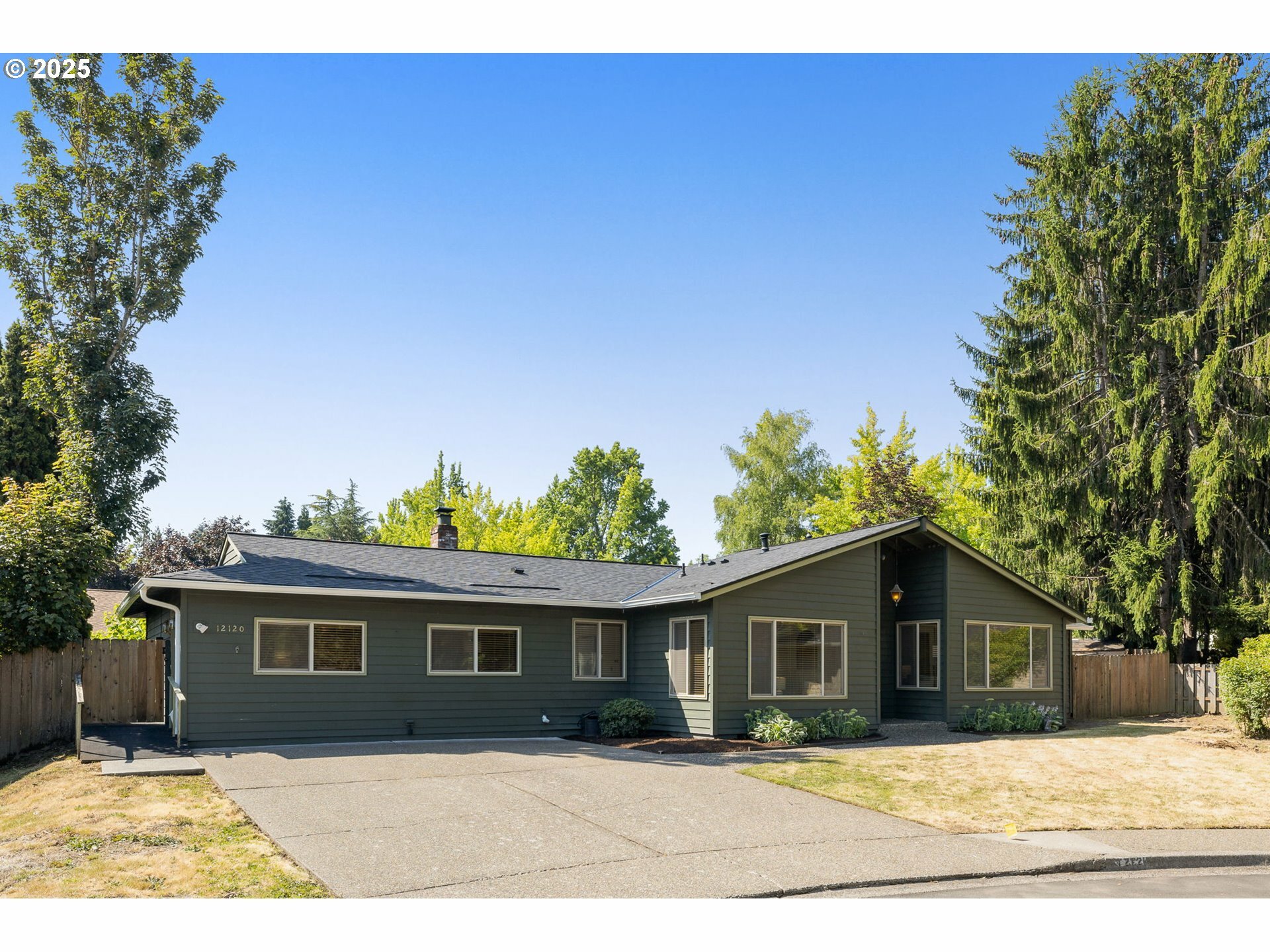 Property Photo: 12120 SW Keas Ct OR 97008