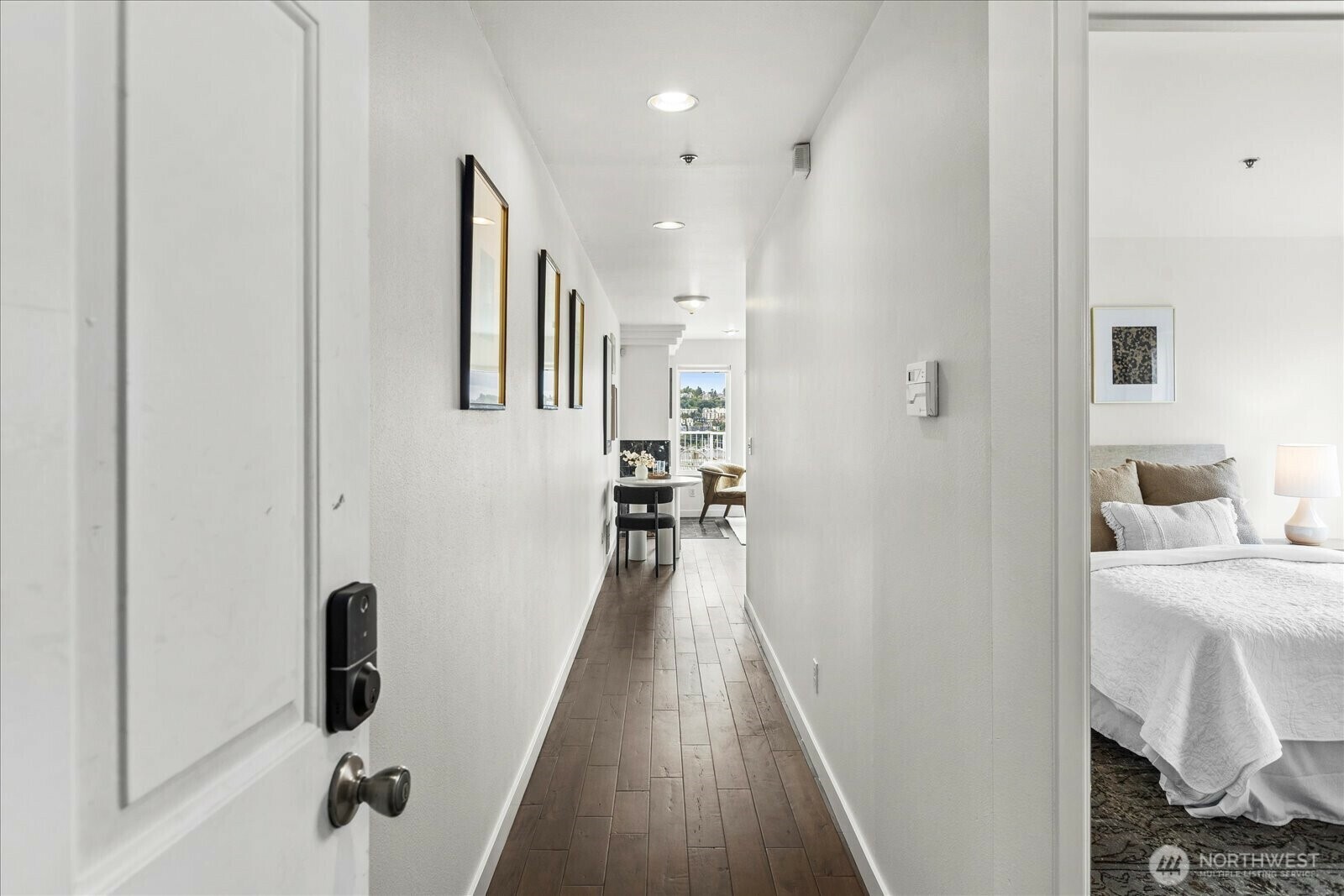 Property Photo: 2309 Boylston Avenue E 401 WA 98102