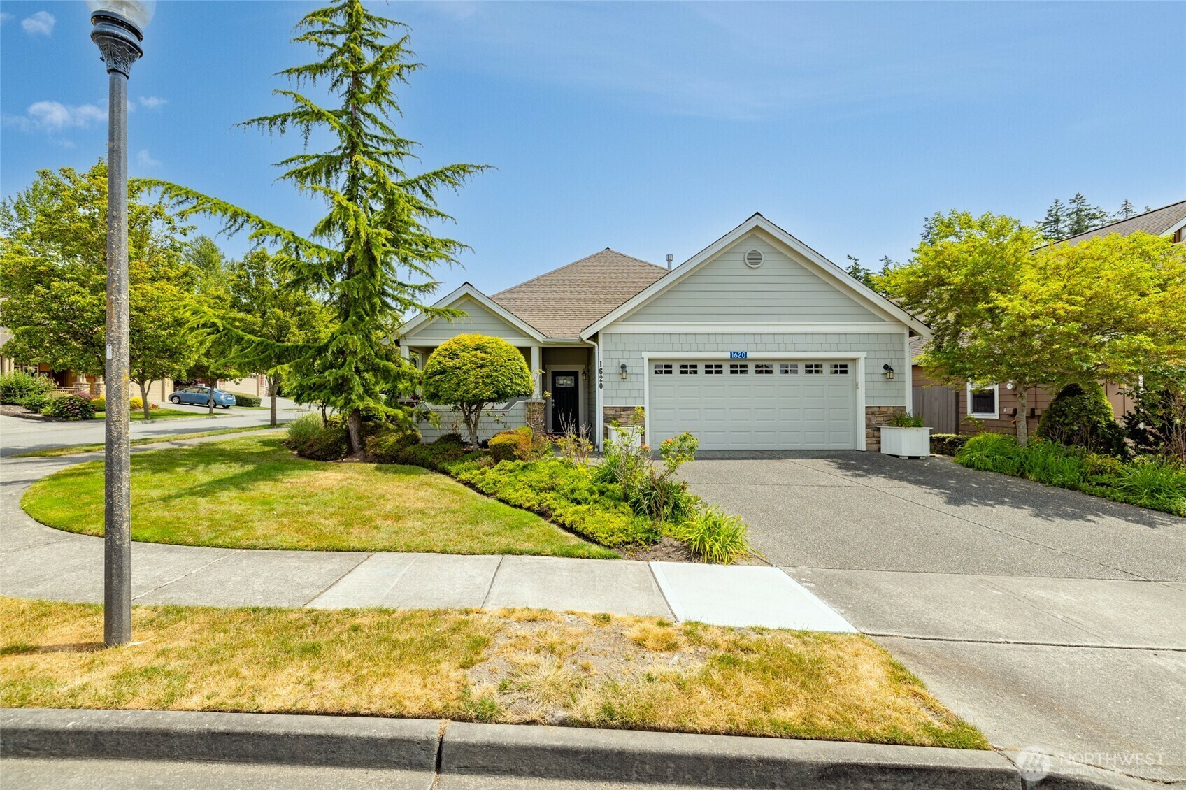 Property Photo: 1620 Grand Avenue WA 98274
