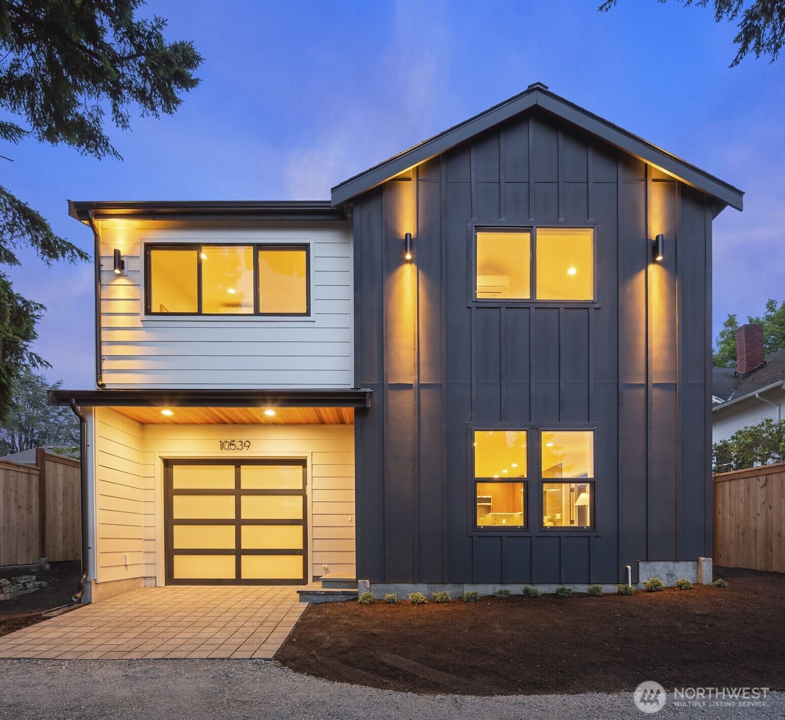 Property Photo:  10539  Ashworth Avenue N  WA 98133 