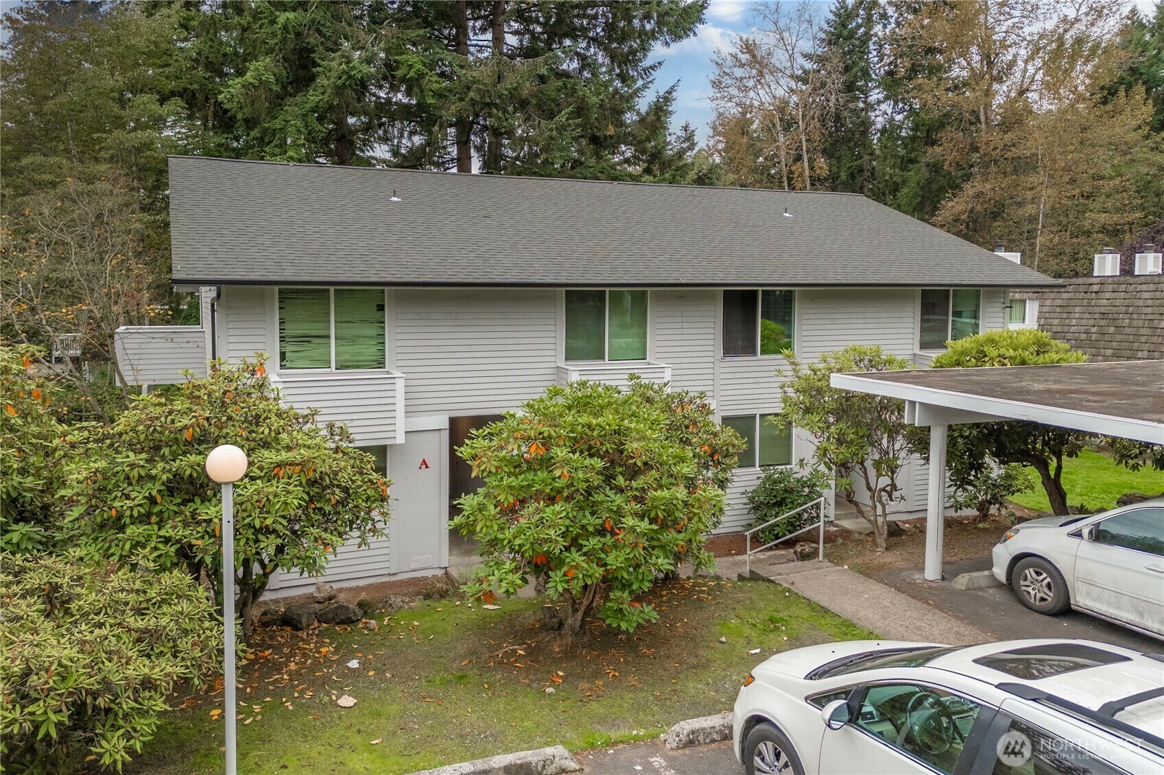 Property Photo: 23 S 338th Place WA 98003